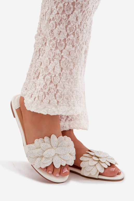 Plätud Pealiste korter Kaunistusega valget värvi Grelora