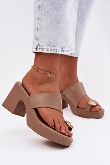 naiste plätud Peal Słupkosisseym Obcasie Ze Kuldset värvim Detalem beeži värvi Sinora 2