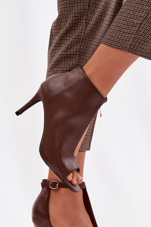 Pealistesandaalid kõrge jämeda kontsaga Czekoladosissee Helira