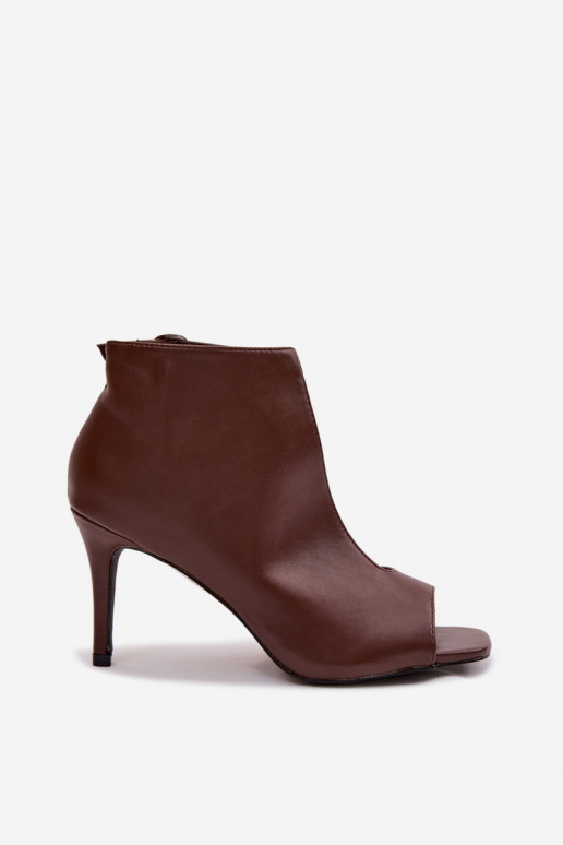 Pealistesandaalid kõrge jämeda kontsaga Czekoladosissee Helira