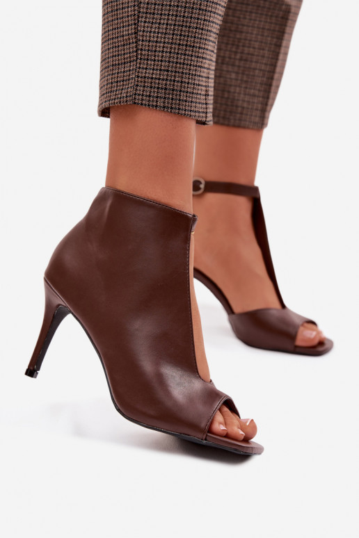 Pealistesandaalid kõrge jämeda kontsaga Czekoladosissee Helira