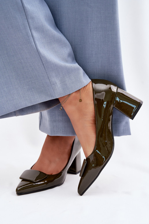 Laque Kingad kõrge jämeda kontsaga kaunistustega khakivärvi Isoline