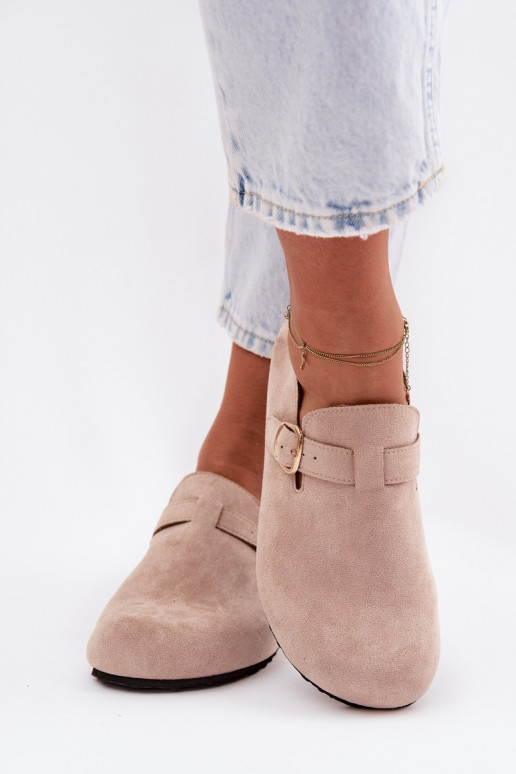 Naiste kunstnahast kingad kuldsete pandlitega liivakarva Ismora