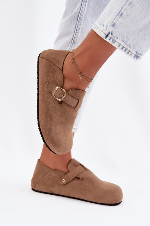 Naiste kunstnahast kingad kuldsete pandlitega liivakarva Ismora