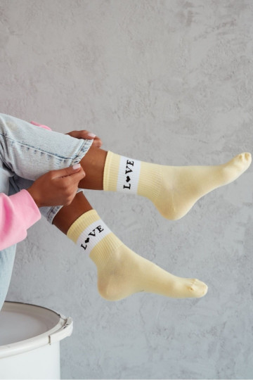 Puuvillased naise sokid LOVE kollane