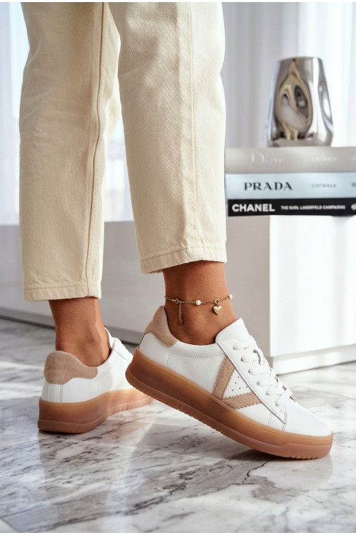 Sneakers tüüpi jalanõud Pealiste omadPealturalnej Skóry platvormiga Vinceza 79597 valget värvi