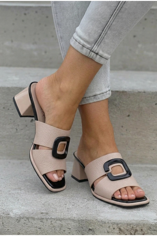 naiste plätud Cut Out I neetide ja pandlaga kõrge jämeda kontsaga Vinceza 62284 beeži värvi