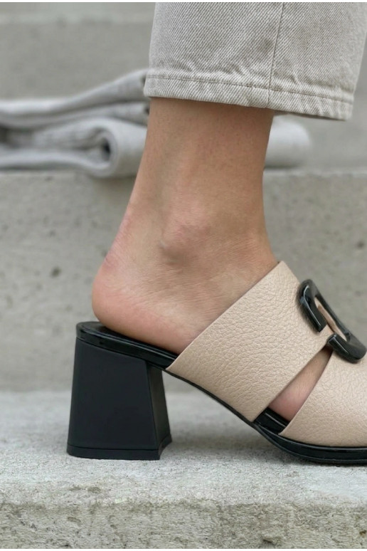 naiste plätud Cut Out I neetide ja pandlaga kõrge jämeda kontsaga Vinceza 62284 beeži värvi