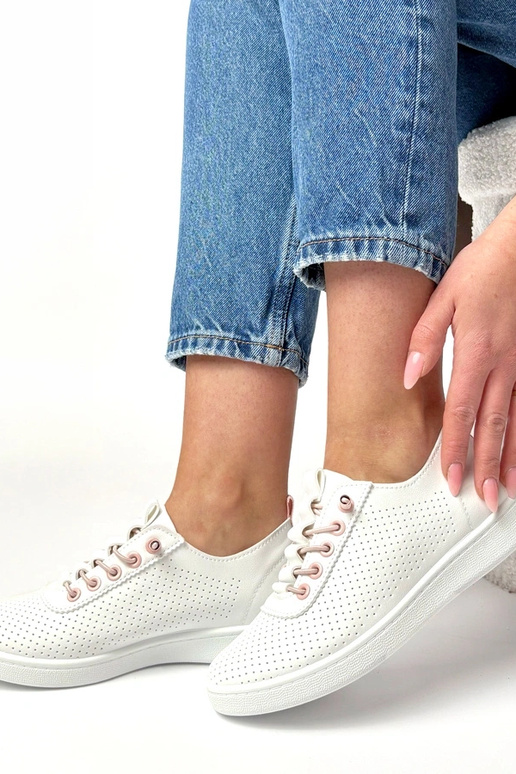 Valged eemaldatavad perforatsiooniga...