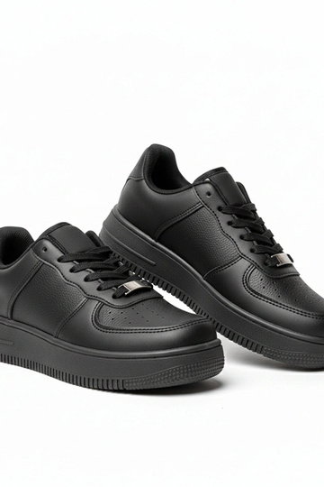 Mustad platvormiga...