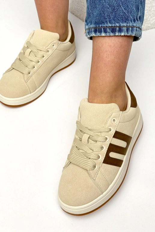 Liivakarva igapäevased spordijalatsid...