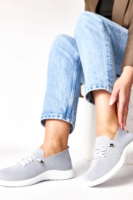 Hallid naiste spordijalatsid Léa