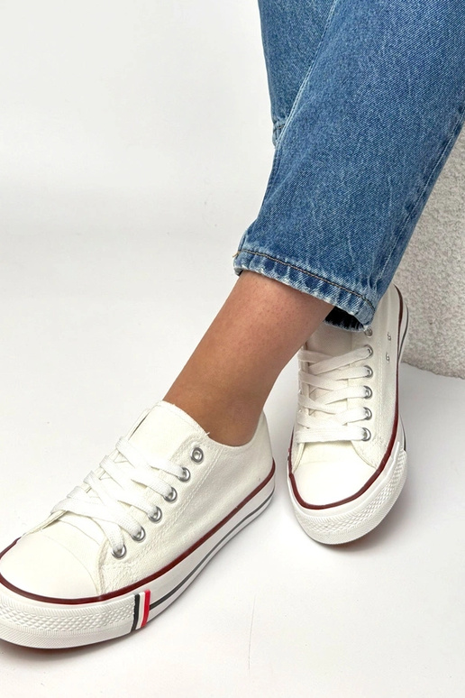 Valged igapäevased spordijalatsid Manon