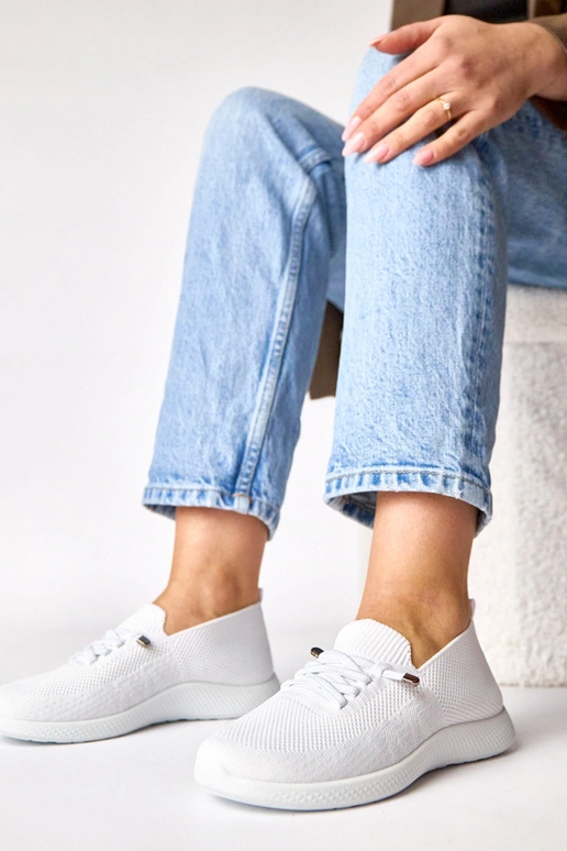 Valged naiste spordijalatsid Léa