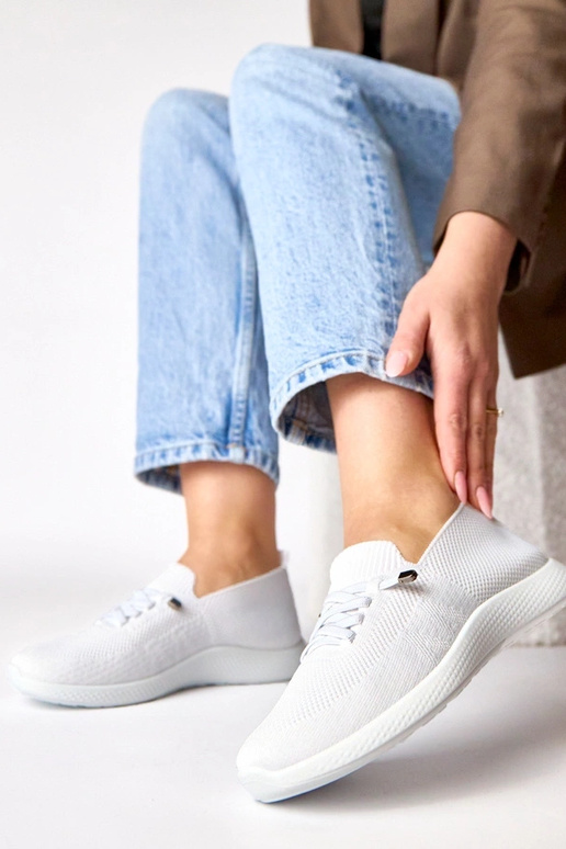 Valged naiste spordijalatsid Léa