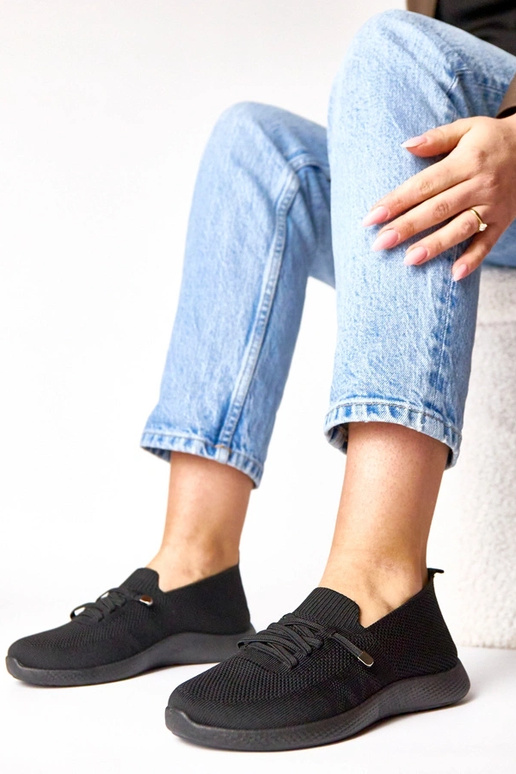 Mustad naiste spordijalatsid Léa