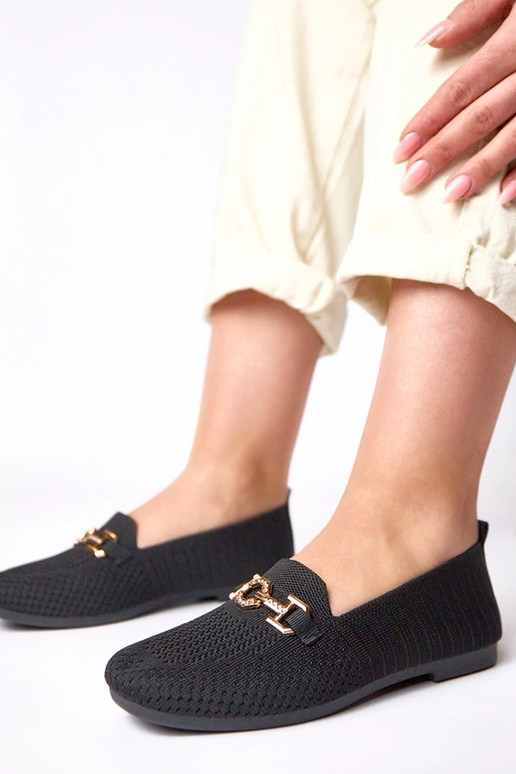 Czarne materiałowe mokasyny ze złotą...