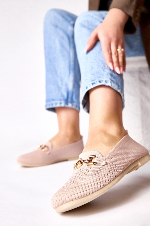 Różowe materiałowe mokasyny ze złotą...