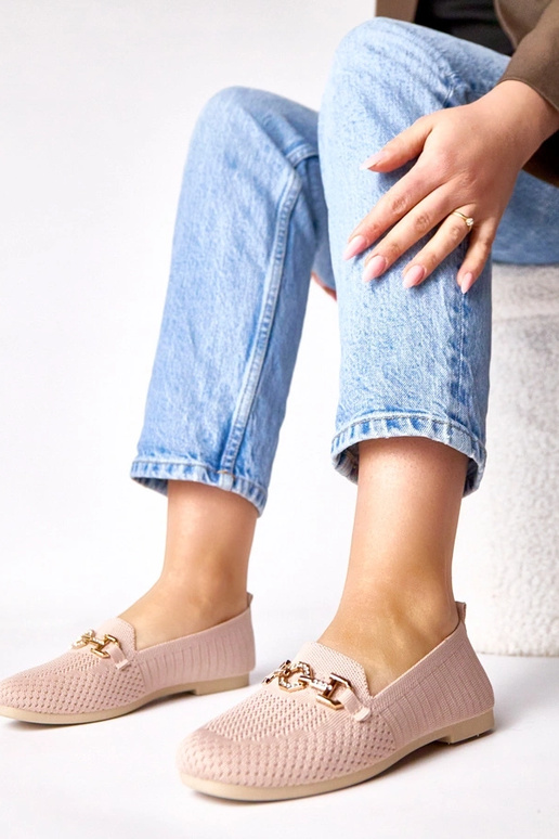 Różowe materiałowe mokasyny ze złotą...