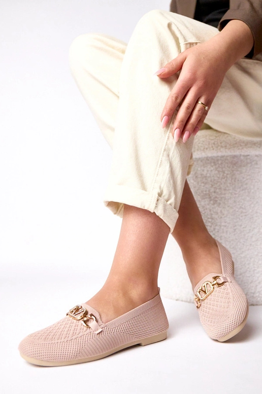 Różowe materiałowe mokasyny ze złotą...