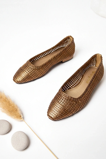 Brązowe ażurowe balerinki...