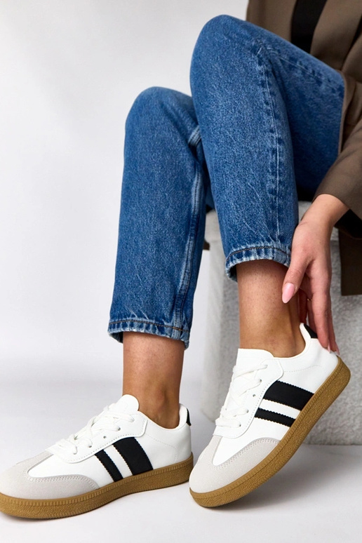 Białe sneakersy casualowe na...