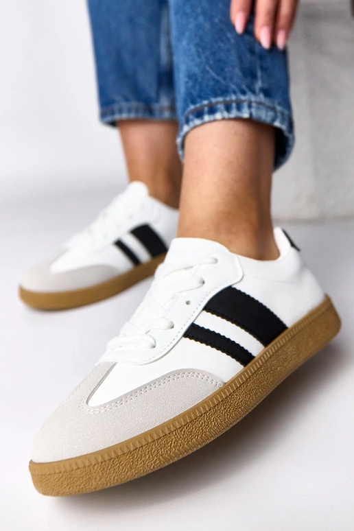 Białe sneakersy casualowe na...