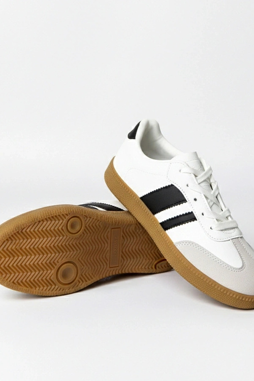 Białe sneakersy casualowe na...