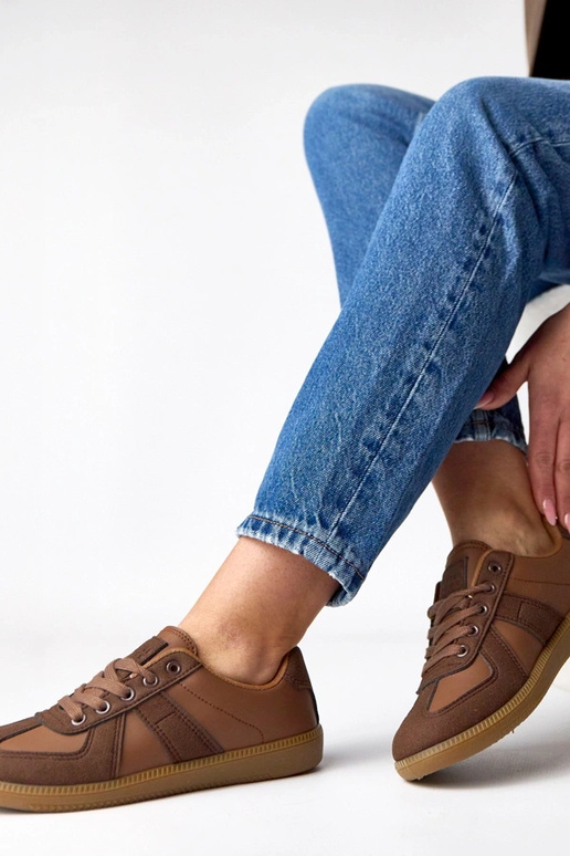 Brązowe sneakersy na platformie...