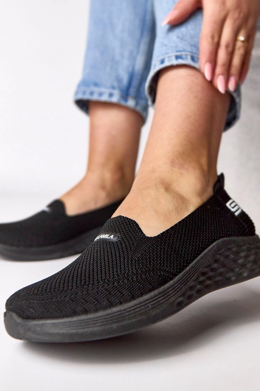 Mustad kangast spordijalatsid Zoe