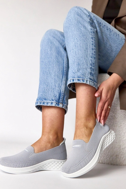 Hallid kangast spordijalatsid Zoe