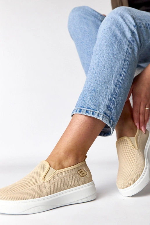 Bežid kangast spordijalatsid...