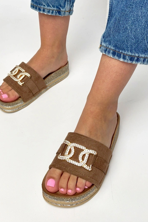 Pruunid platvormi sussid sädelevate...