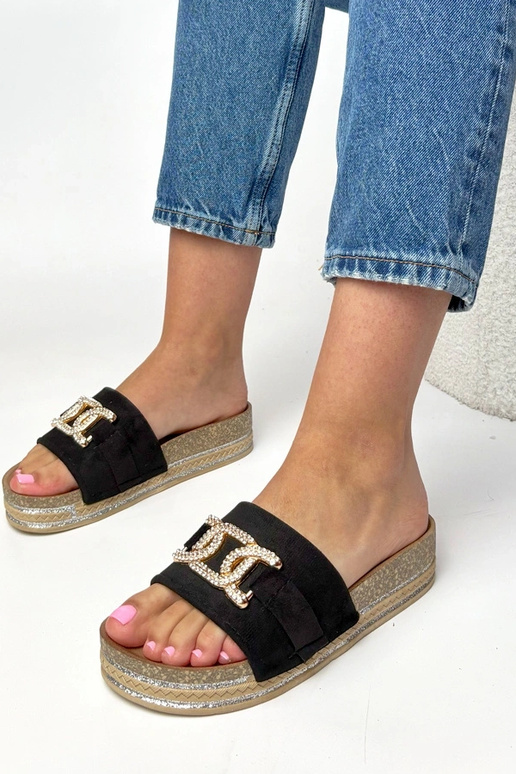 Mustad platvormi sussid sädelevate...