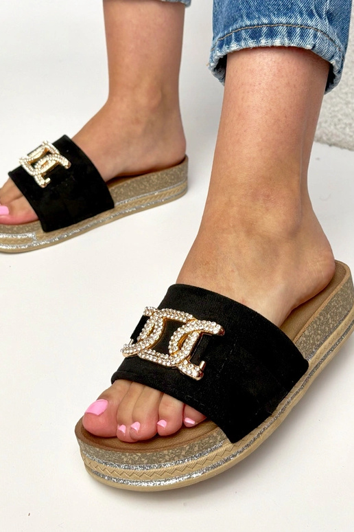 Mustad platvormi sussid sädelevate...