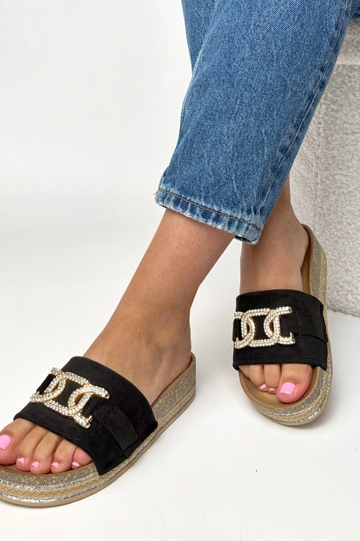 Mustad platvormi sussid sädelevate...