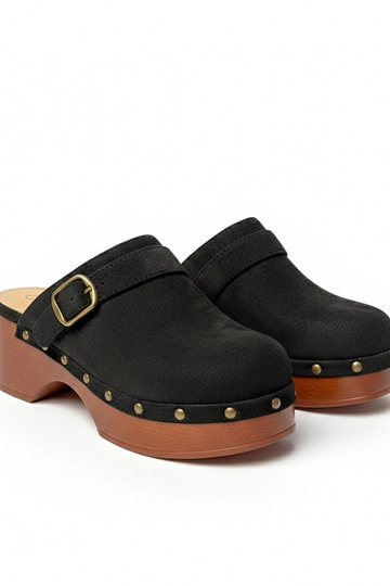 Mustad klump-sussid...