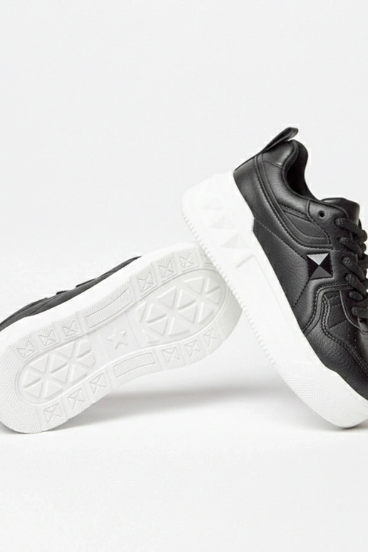 Mustad platvormiga sussid Alessandra