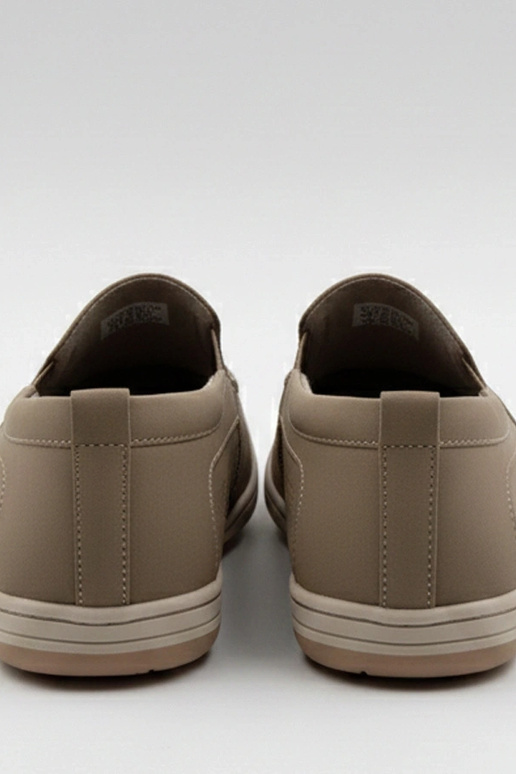 Pruunid perforatsiooniga mehelikud...