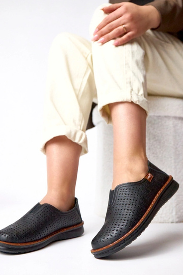 Mustad avatud poolsaapad Rosa 2