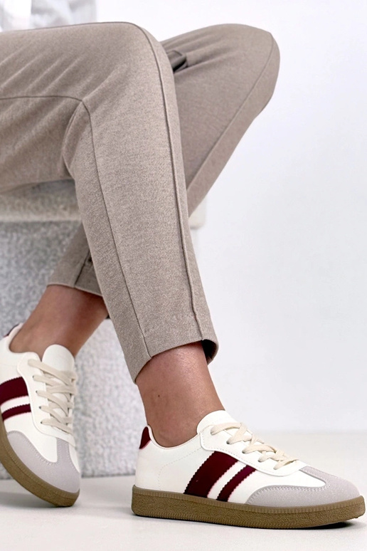 Kreemjad igapäevased spordijalatsid...