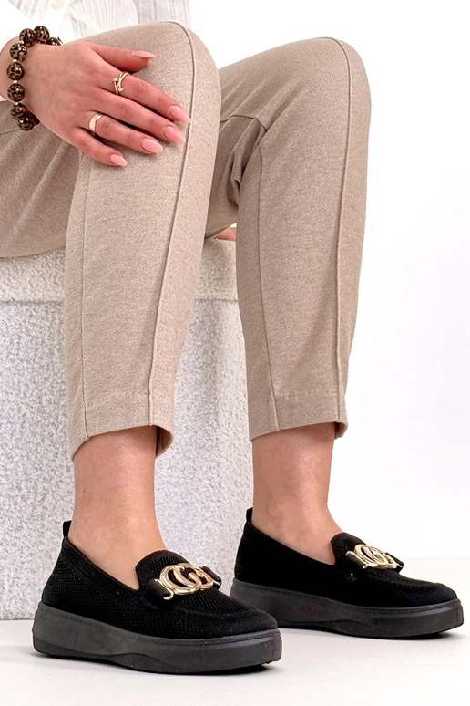 Mustad sissetõmmatavad kangast tossud...