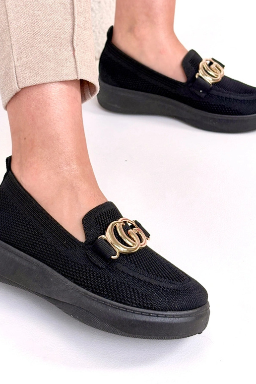 Mustad sissetõmmatavad kangast tossud...