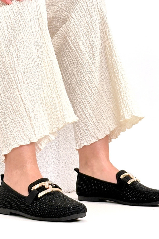 Mustad mokasiinid, kaunistatud...