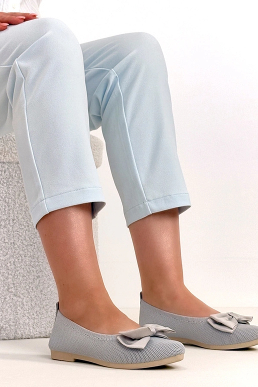 Hallid nahast baleriinakengad...