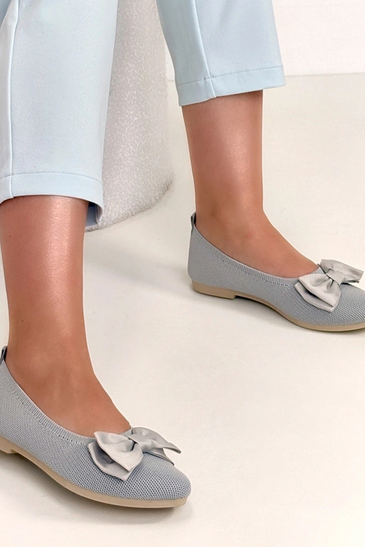 Hallid nahast baleriinakengad...