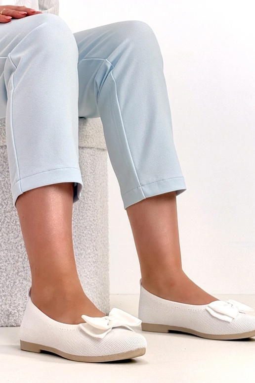 Valged nahast baleriinakengad...