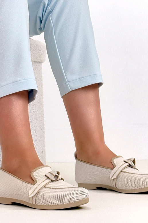 Kreemivärvi nahast baleriinakengad...