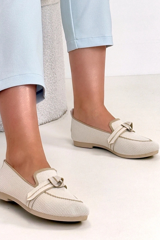 Kreemivärvi nahast baleriinakengad...