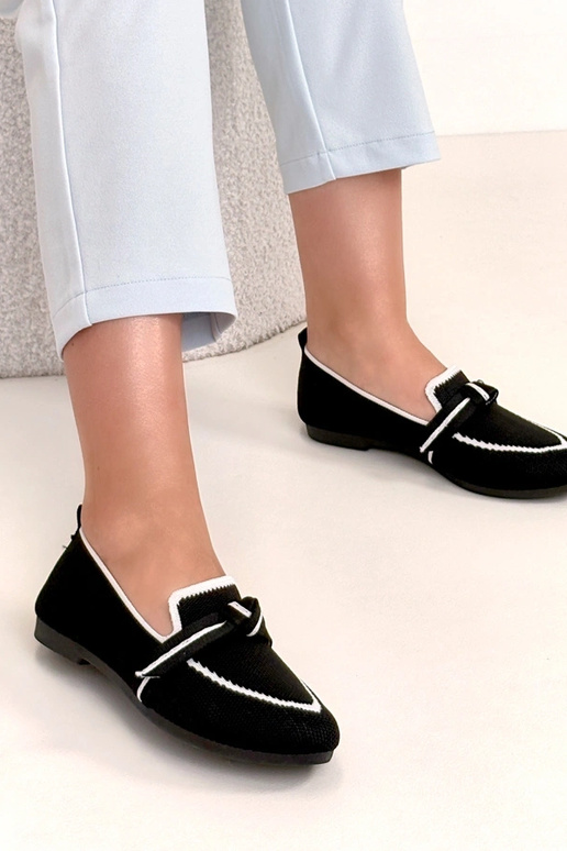 Mustad nahast baleriinakengad...